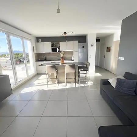 Toit Terrasse, Piscine, Plages A 10min Et Parking Fréjus