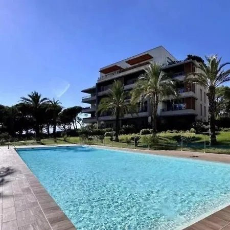 Apartmán Toit Terrasse, Piscine, Plages A 10min Et Parking Fréjus
