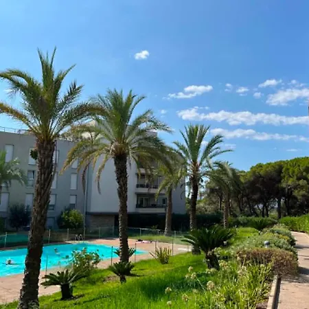 Apartmán Toit Terrasse, Piscine, Plages A 10min Et Parking Fréjus